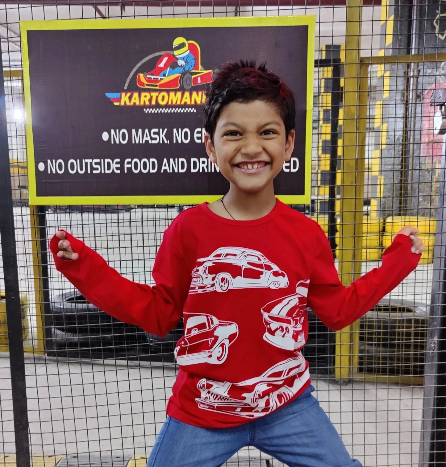 Boys Red Vintage Car Print Cotton Full Sleeves T-shirt - Ladore